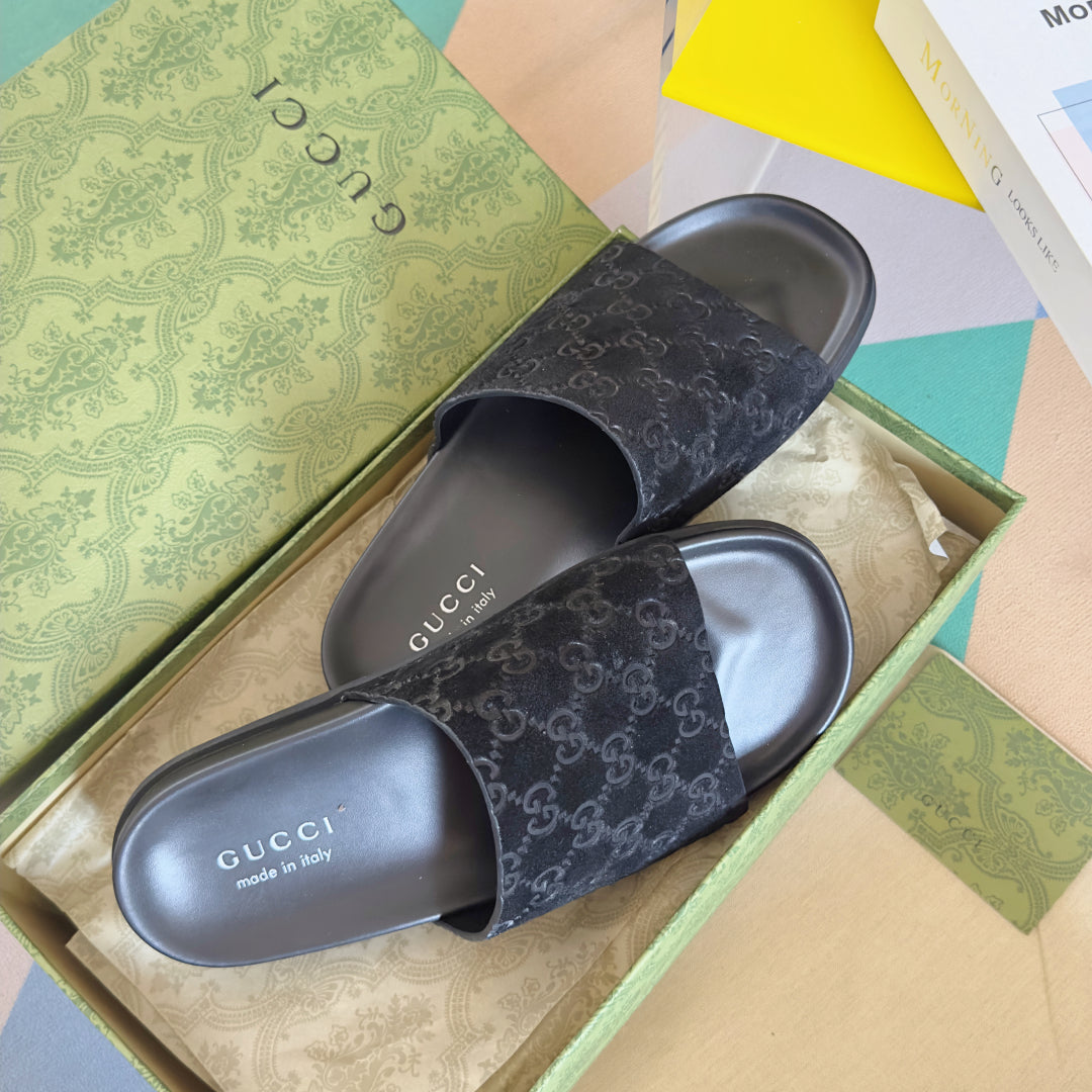 250507 New high-quality thick-soled embossed slippers
