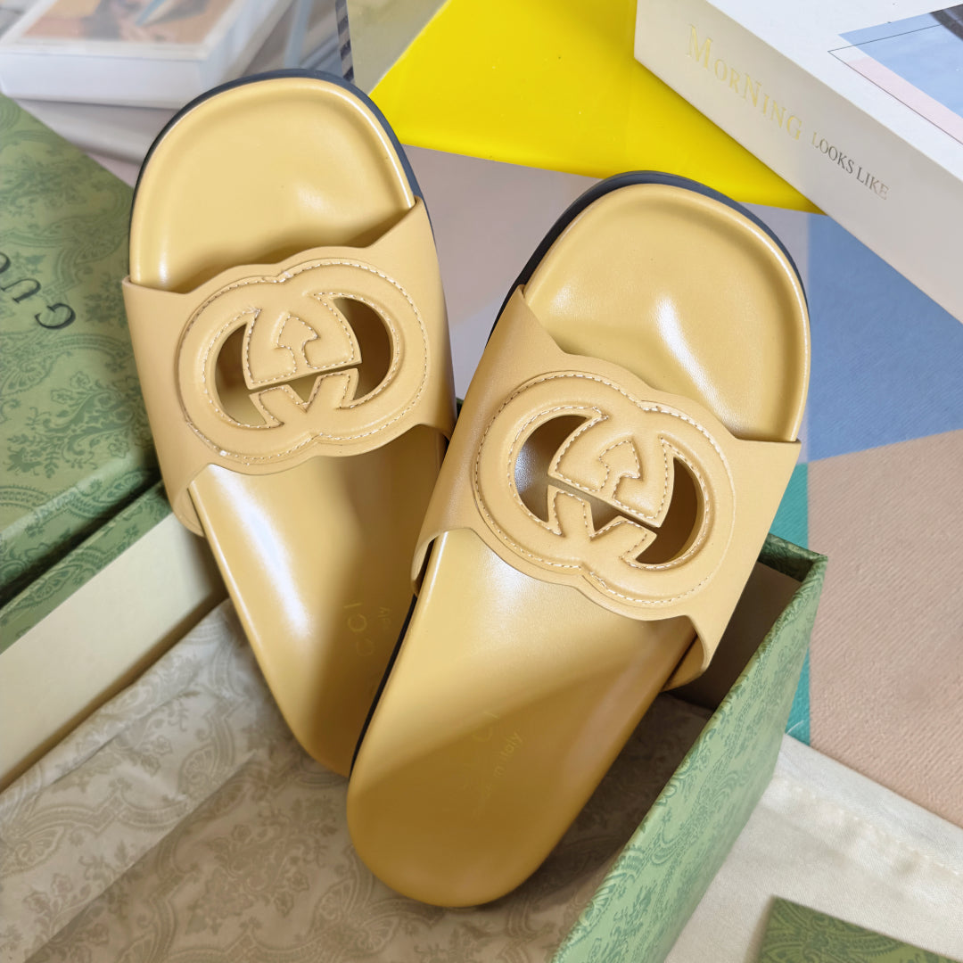 250513 New high-quality thick-soled classic signature slippers