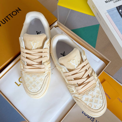 250513 New top-quality spray-painted casual and fashionable sneakers