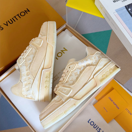 250513 New top-quality spray-painted casual and fashionable sneakers