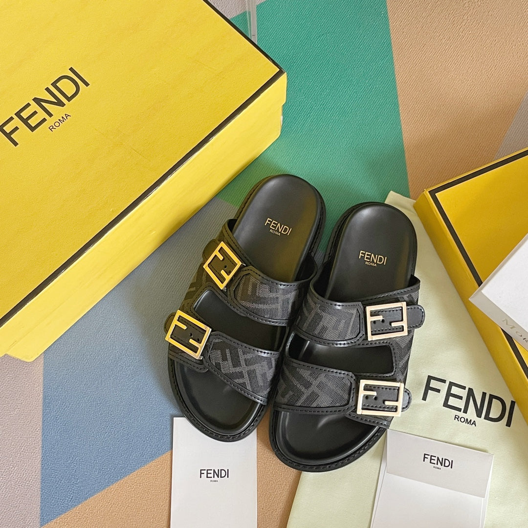 250513 New high-quality classic icon slippers