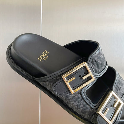 250513 New high-quality classic icon slippers