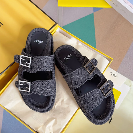 250513 New high-quality classic icon slippers