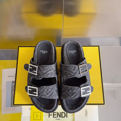 250513 New high-quality classic icon slippers