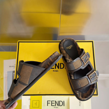 250513 New high-quality classic icon slippers