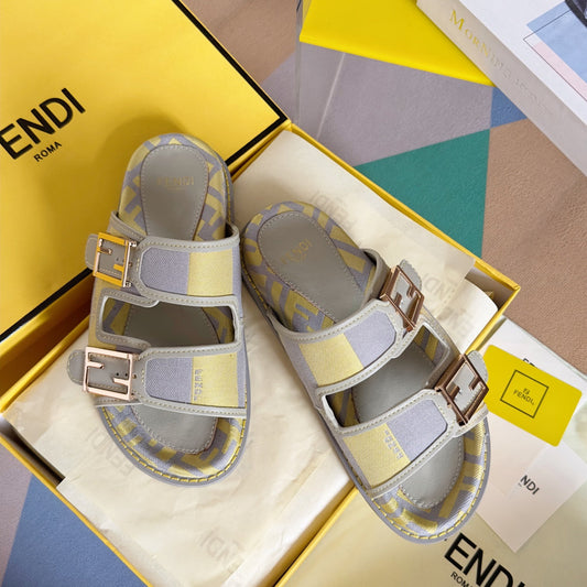 250513 New high-quality classic icon slippers