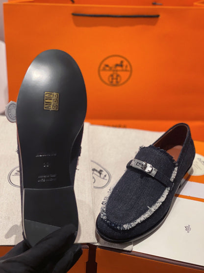 250527 New high-quality classic retro thick-soled loafers