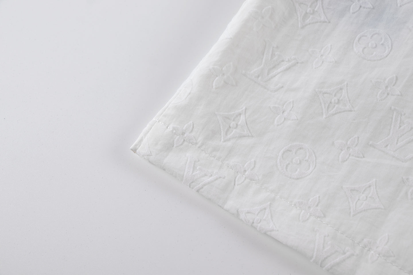 250614 New high-quality flocking patterned shirt