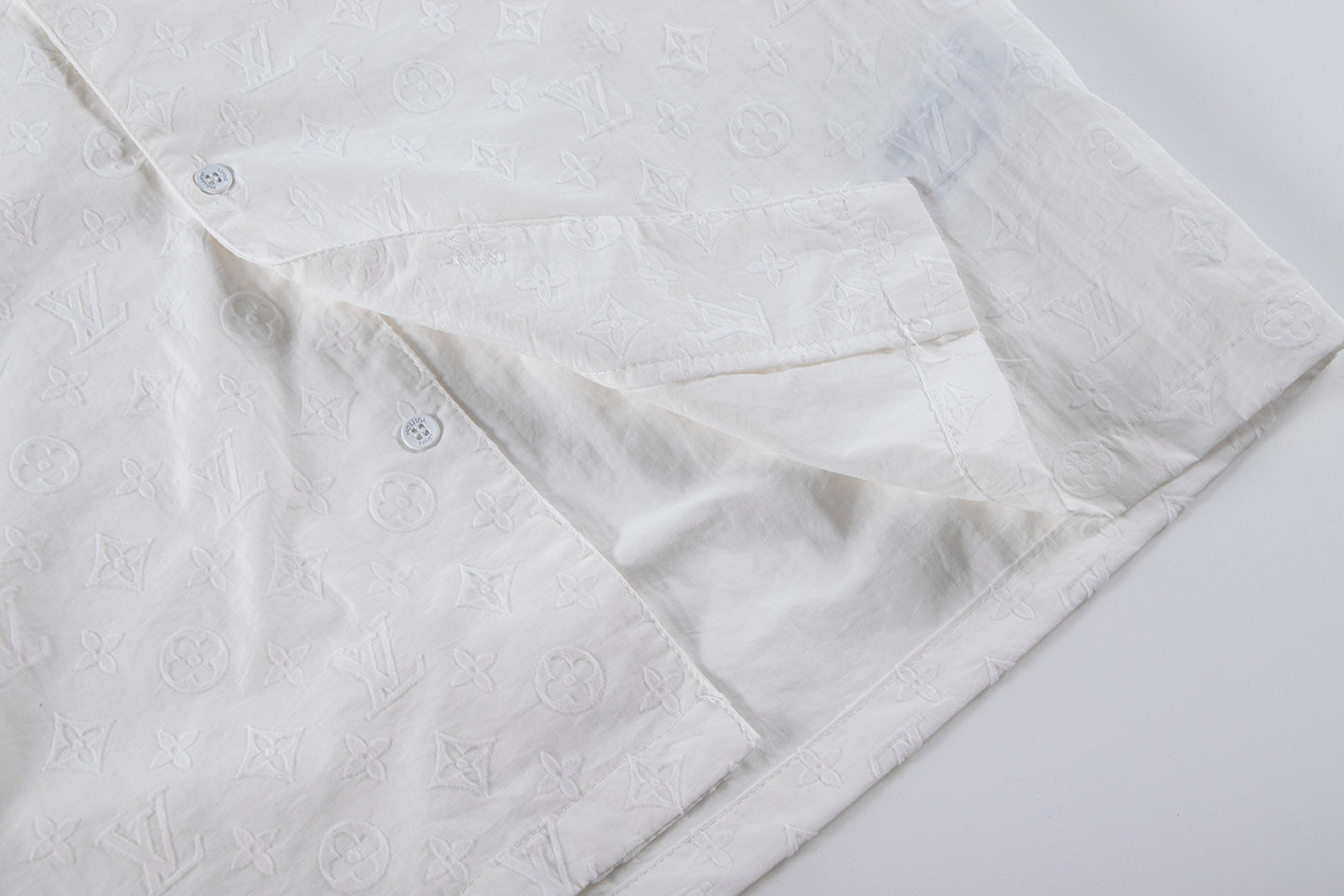 250614 New high-quality flocking patterned shirt