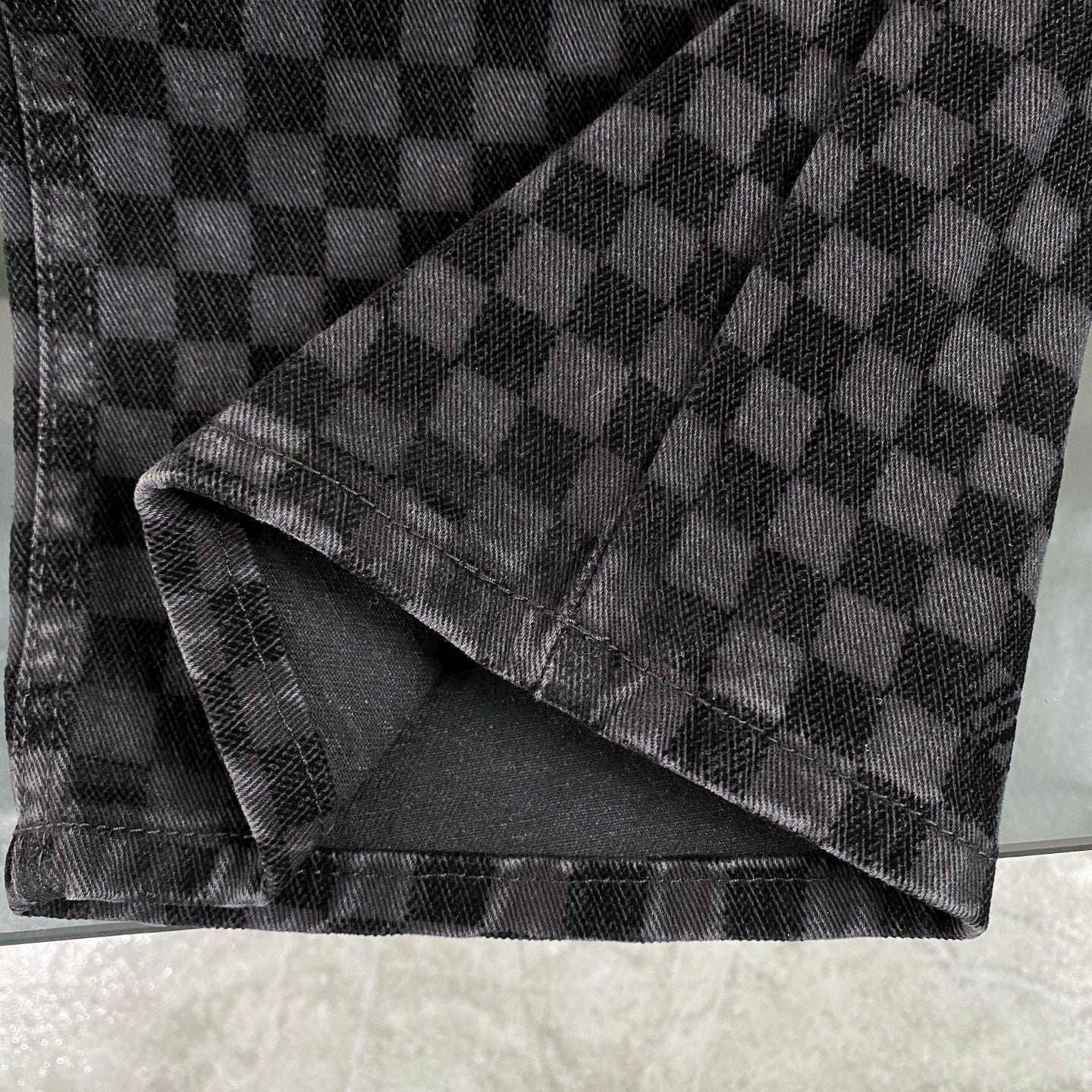 250617 New high-quality checkered jeans