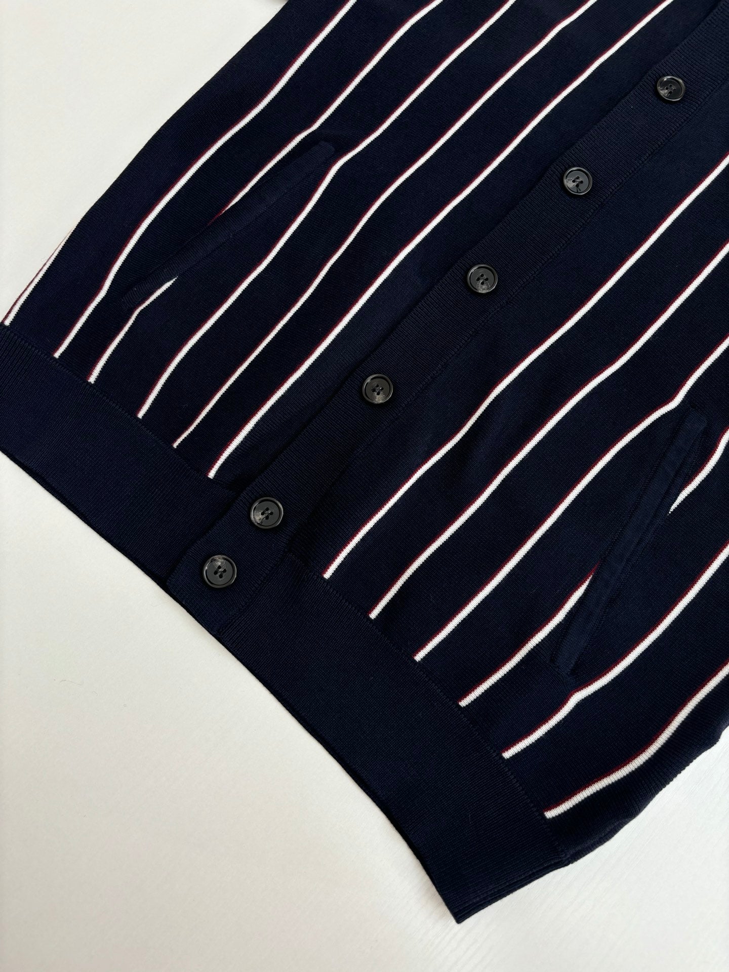 250722 New high-quality striped embroidered sweater