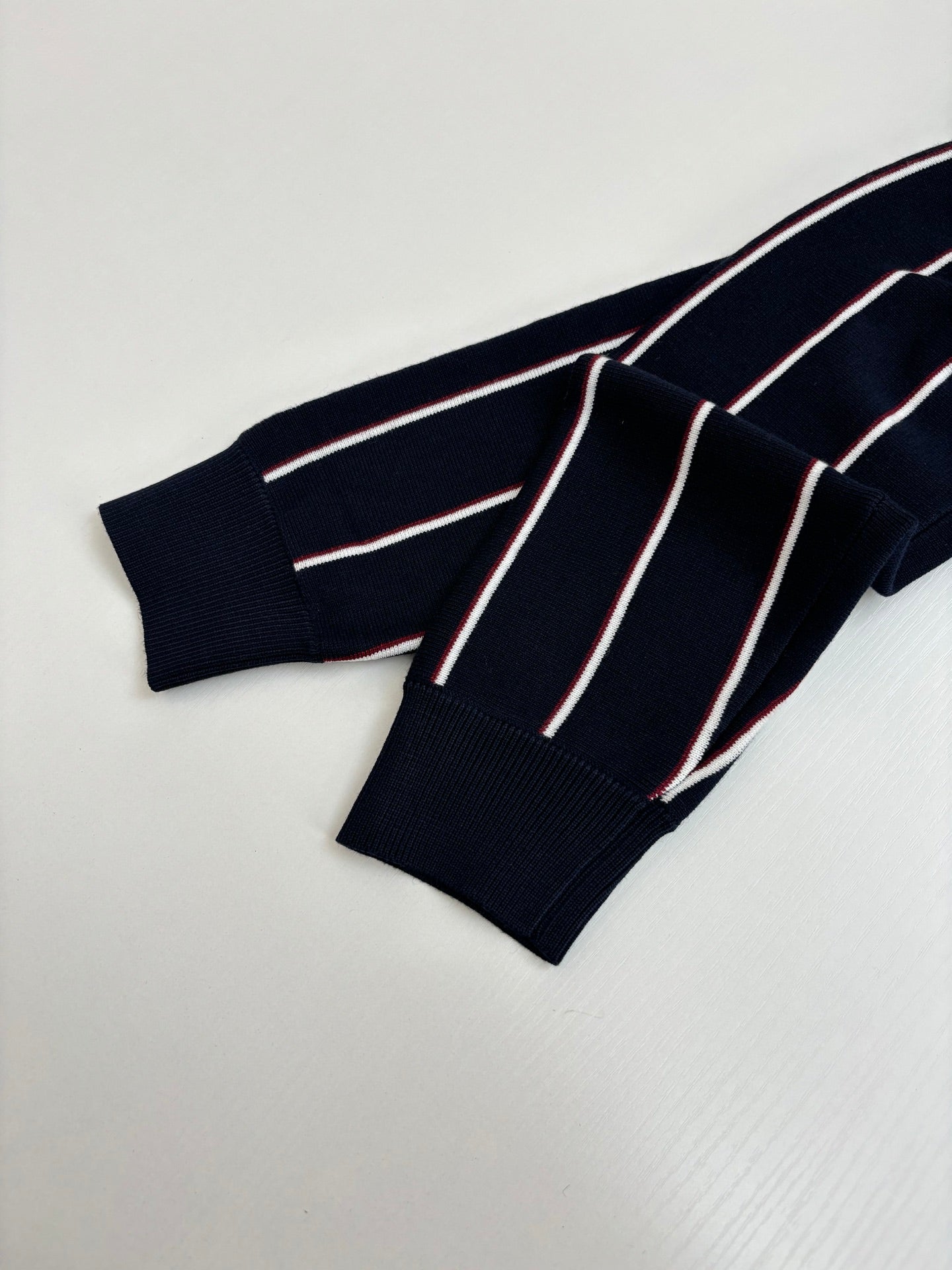 250722 New high-quality striped embroidered sweater