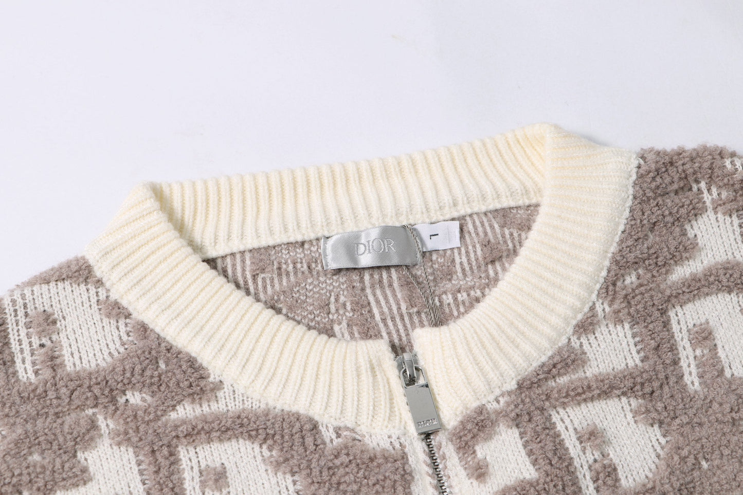 250729 New high-quality three-dimensional jacquard zipper round-neck sweater