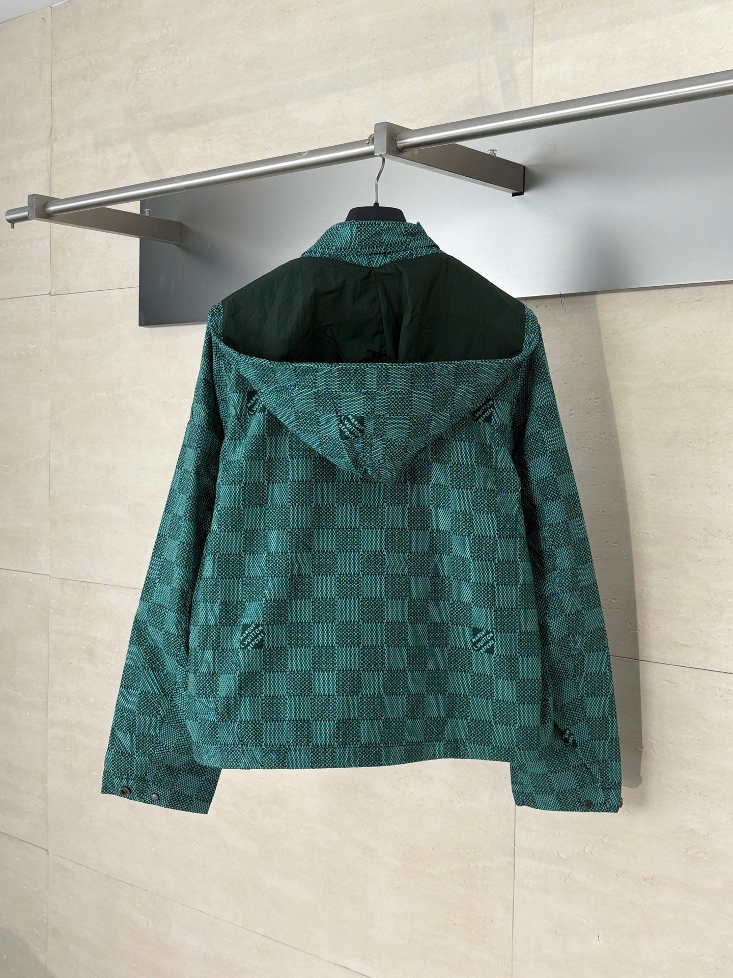250808 A new high-quality checkered zipper technology hooded windproof jacket