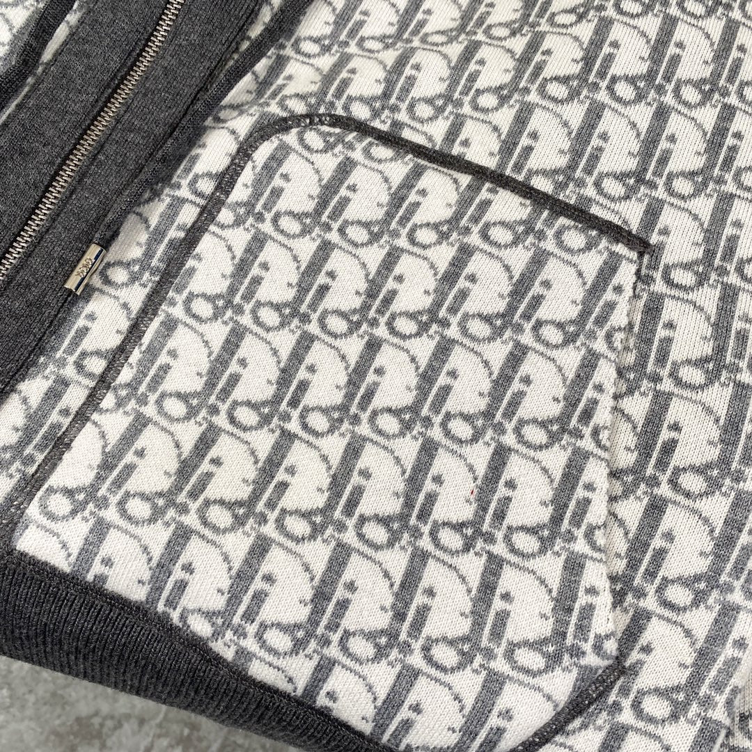 250808 A new high-quality full-printed double-sided jacquard zipper cardigan