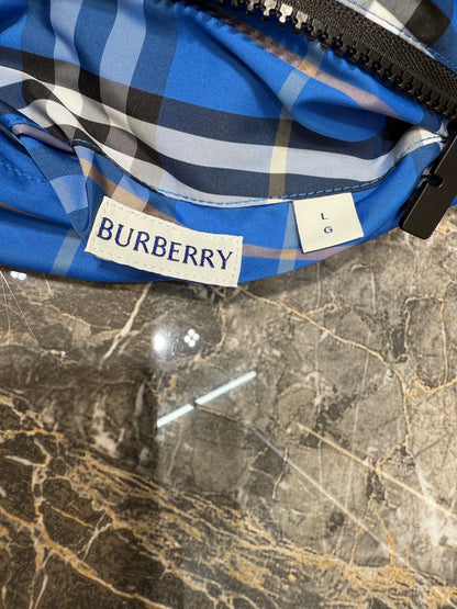 250808 A new high-quality double-sided checkered hooded jacket