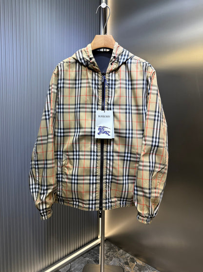 250808 A new high-quality double-sided checkered hooded jacket