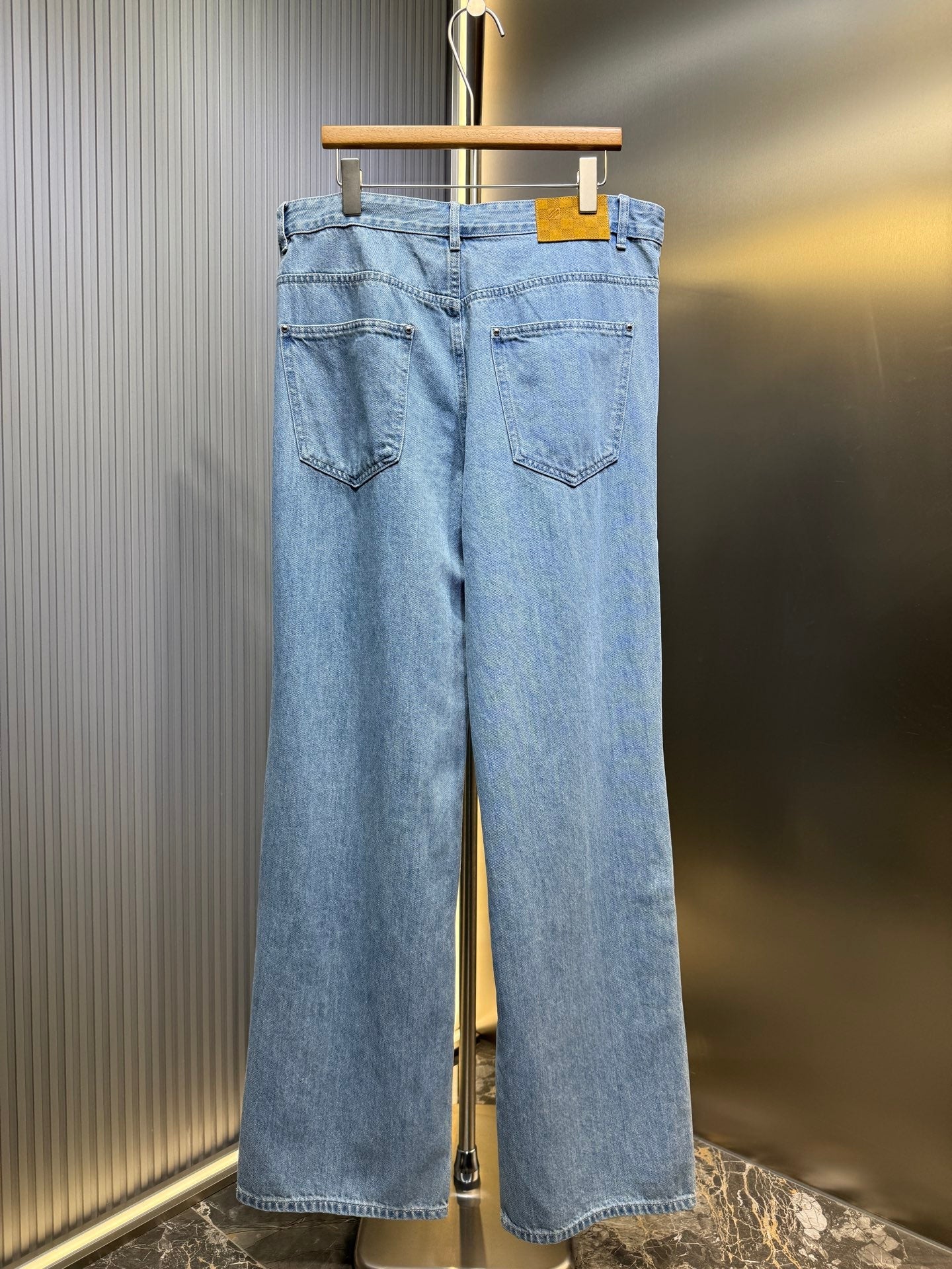 250808 New high-quality washed ripped jeans