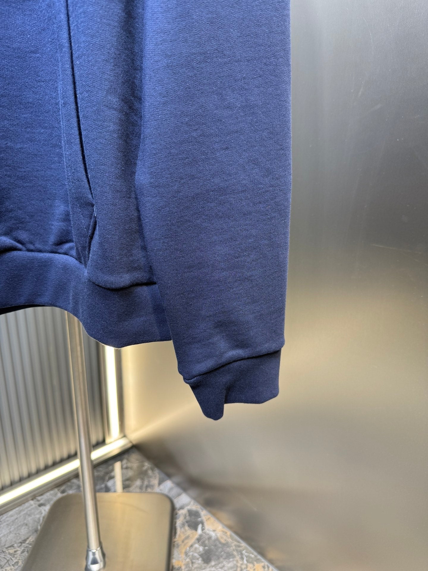 250813 A new high-quality, simple hooded sweatshirt