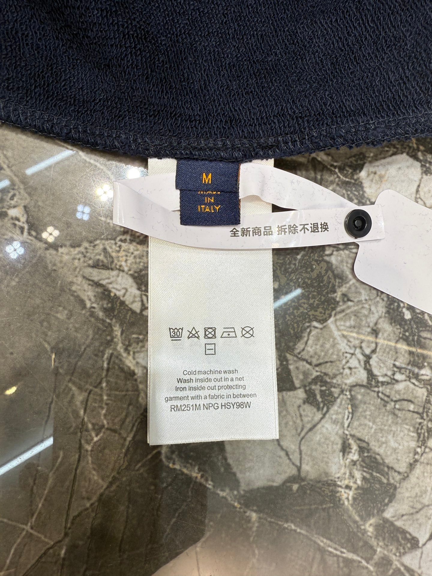 250813 A new high-quality, simple hooded sweatshirt