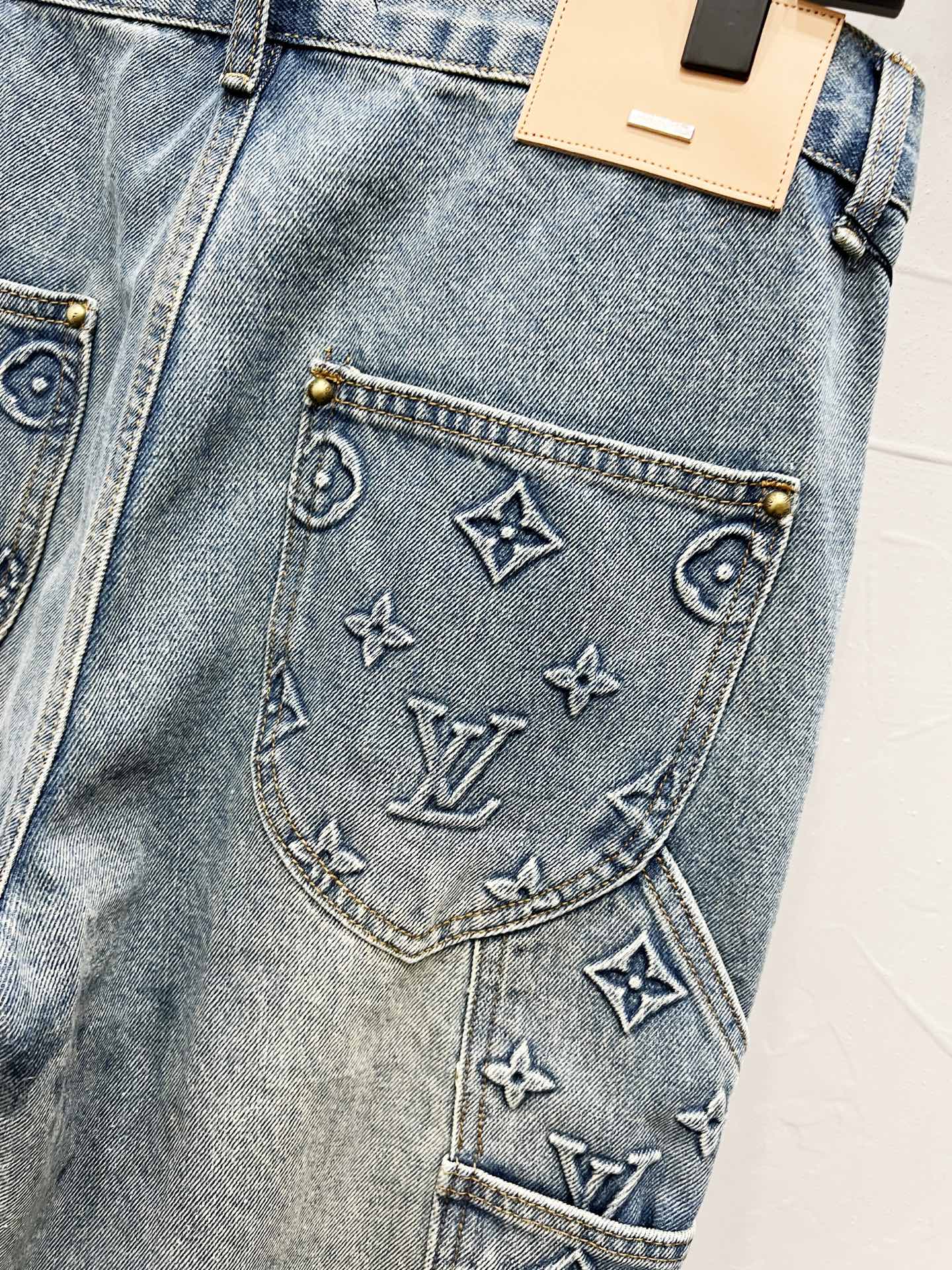 250813 New high-quality embossed loose straight-leg workwear jeans