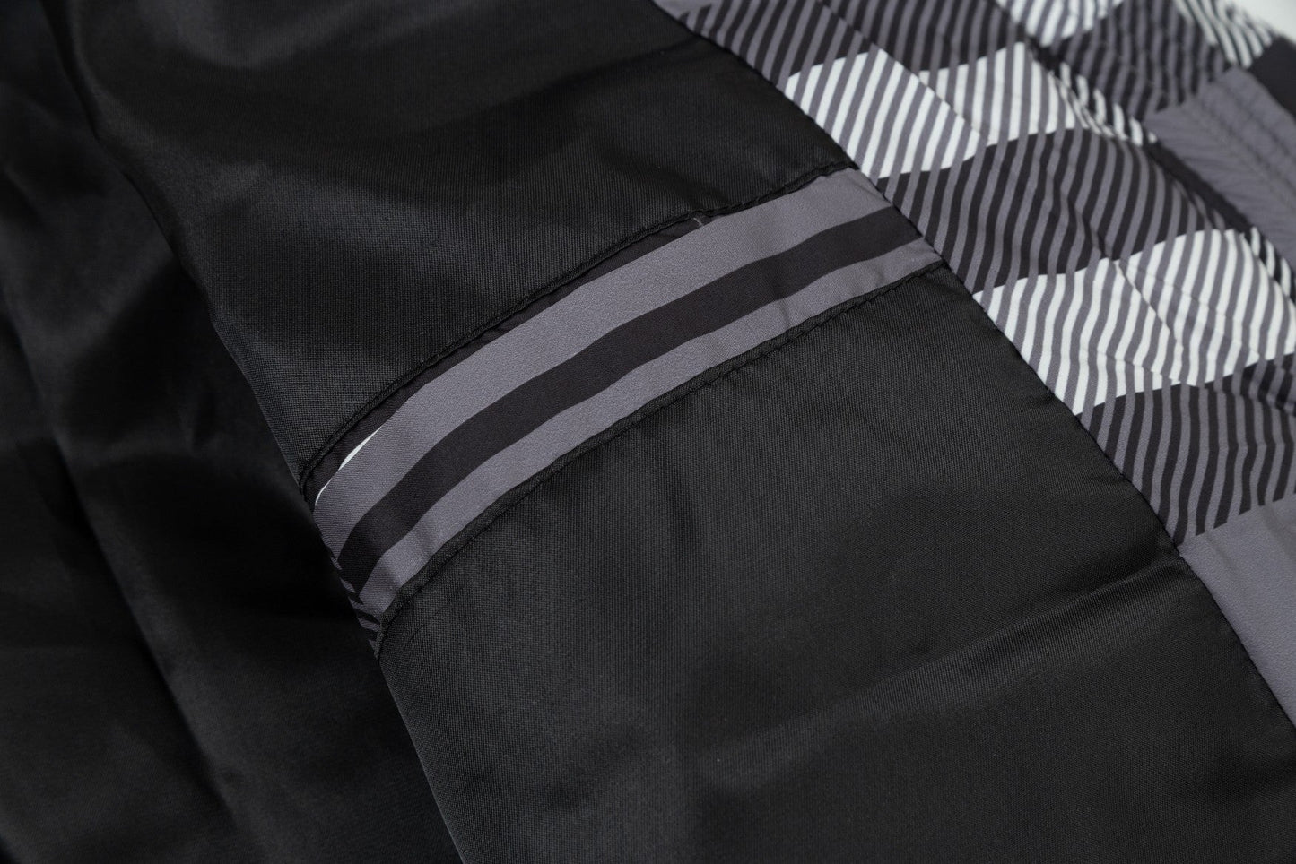 250813 New high-quality classic checkered soft and warm down jacket