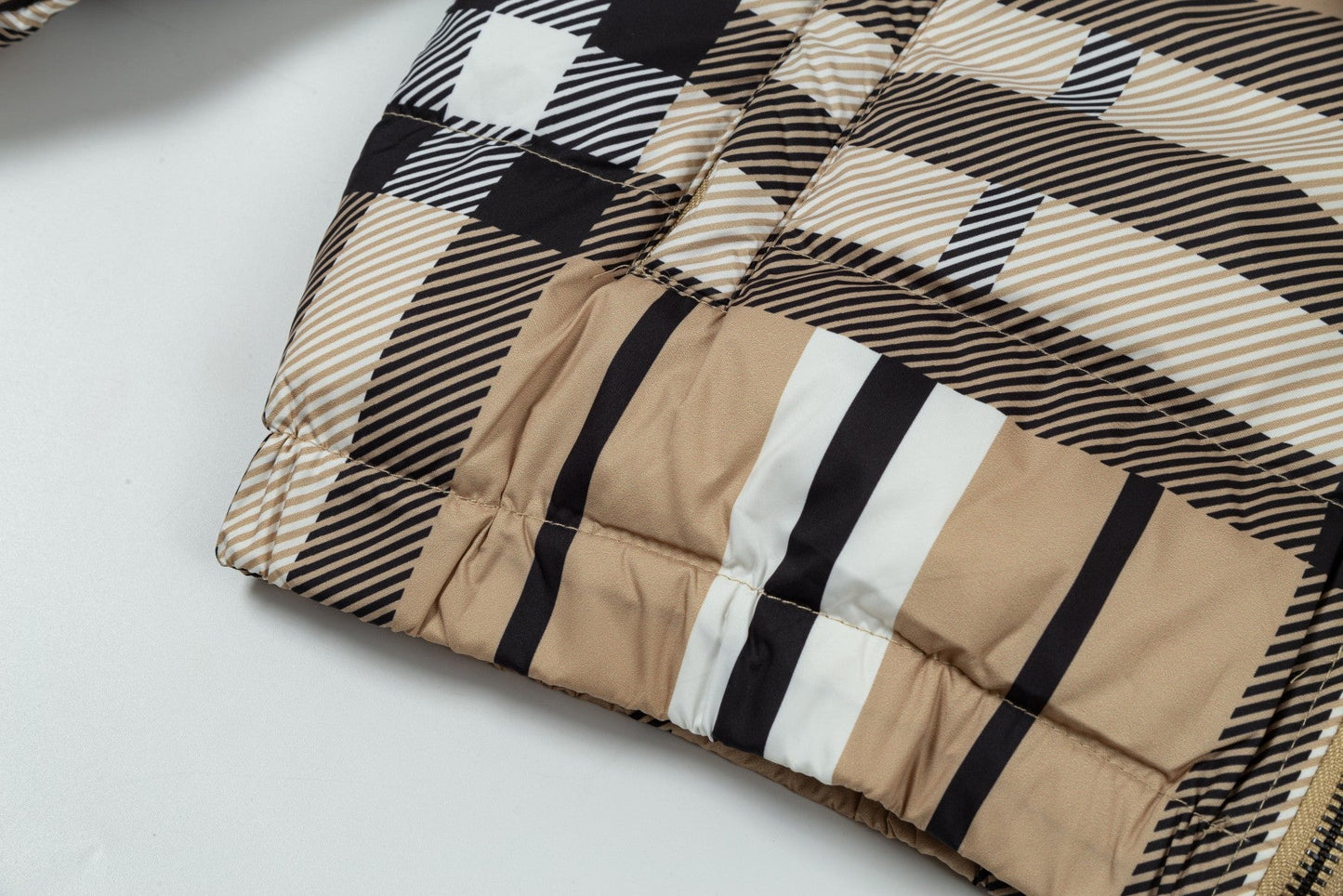 250813 New high-quality classic checkered soft and warm down jacket