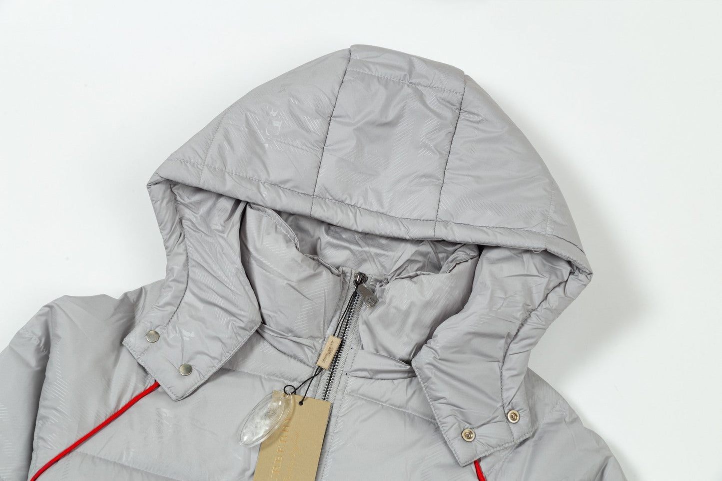 250813 A new high-quality classic detachable down jacket with a hat
