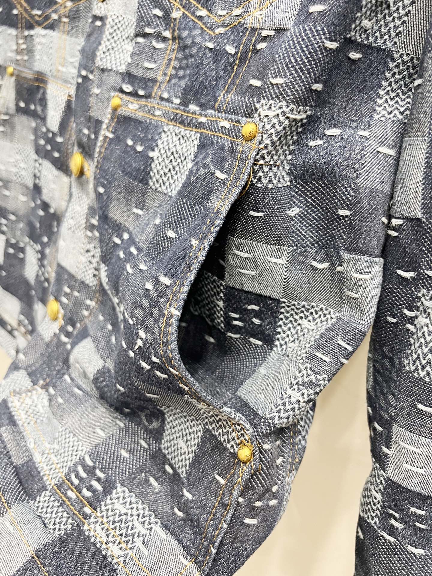 250813 A new top-quality heavy-duty checkered denim jacket
