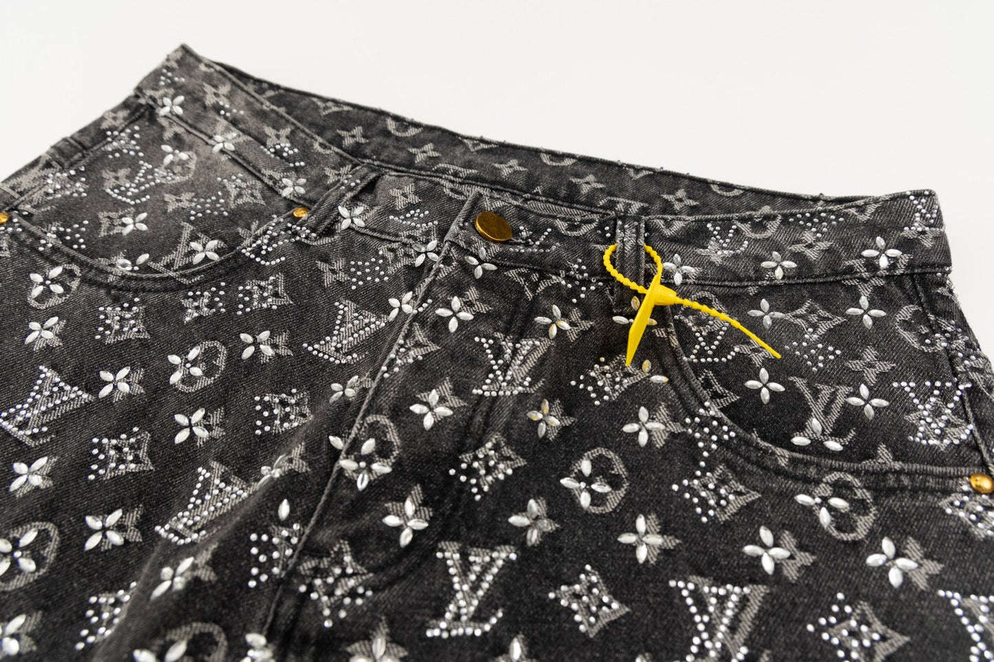 250813 New top-quality embossed diamond jeans
