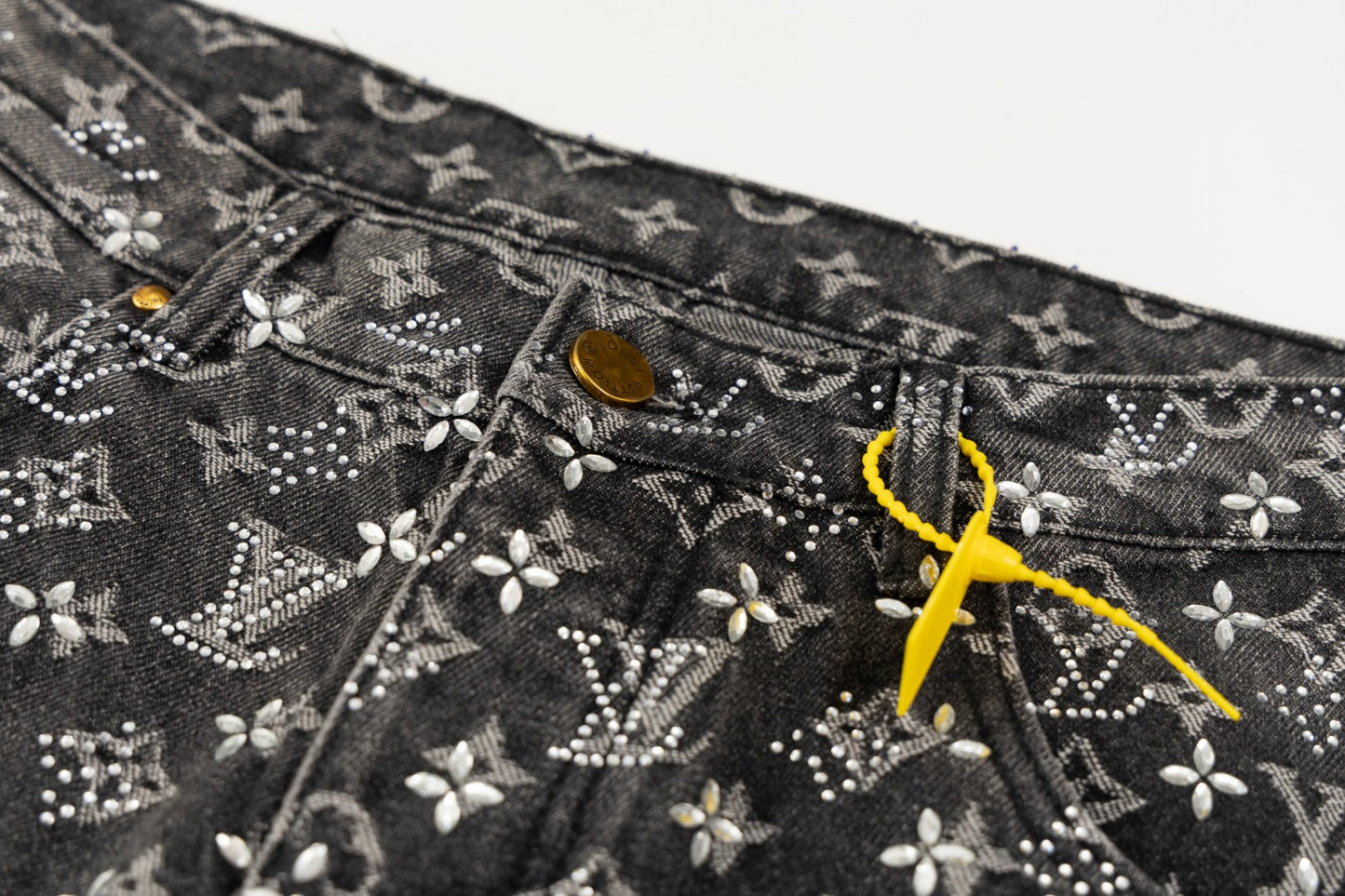 250813 New top-quality embossed diamond jeans