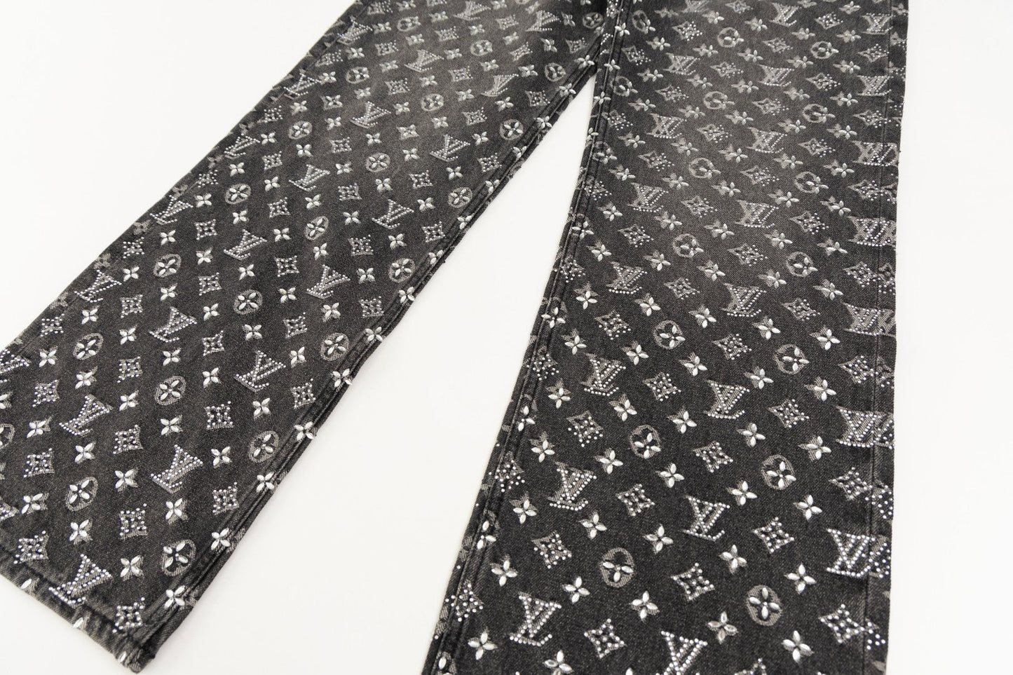 250813 New top-quality embossed diamond jeans