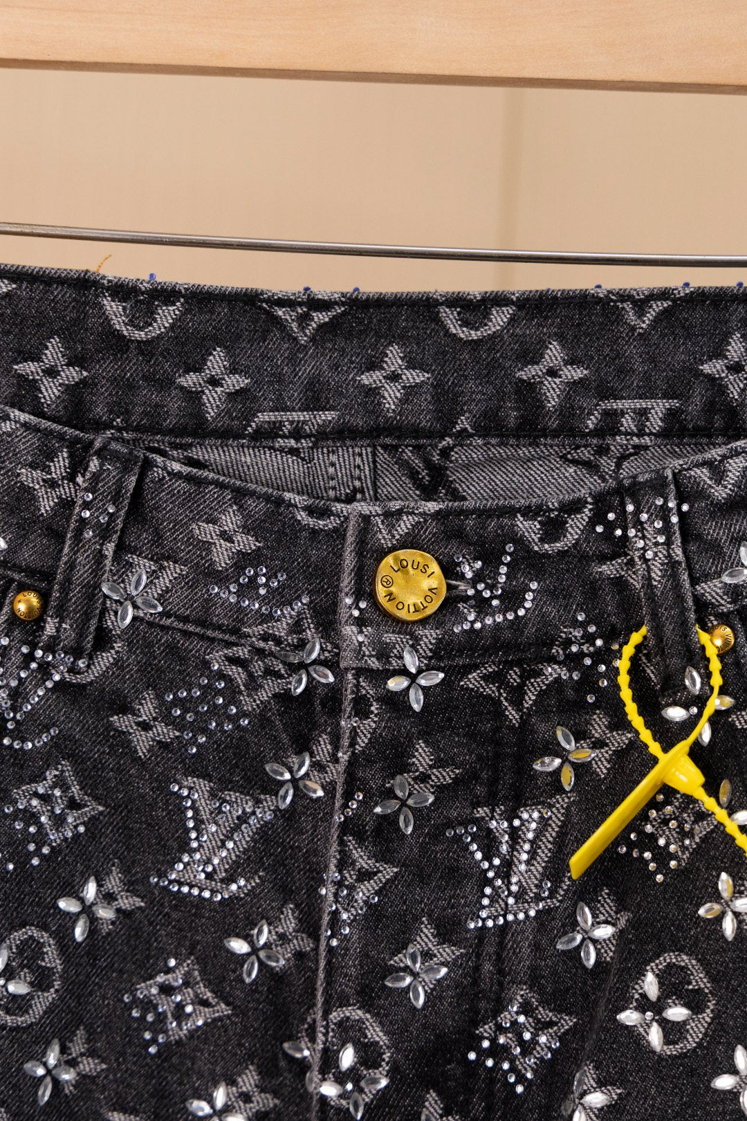 250813 New top-quality embossed diamond jeans