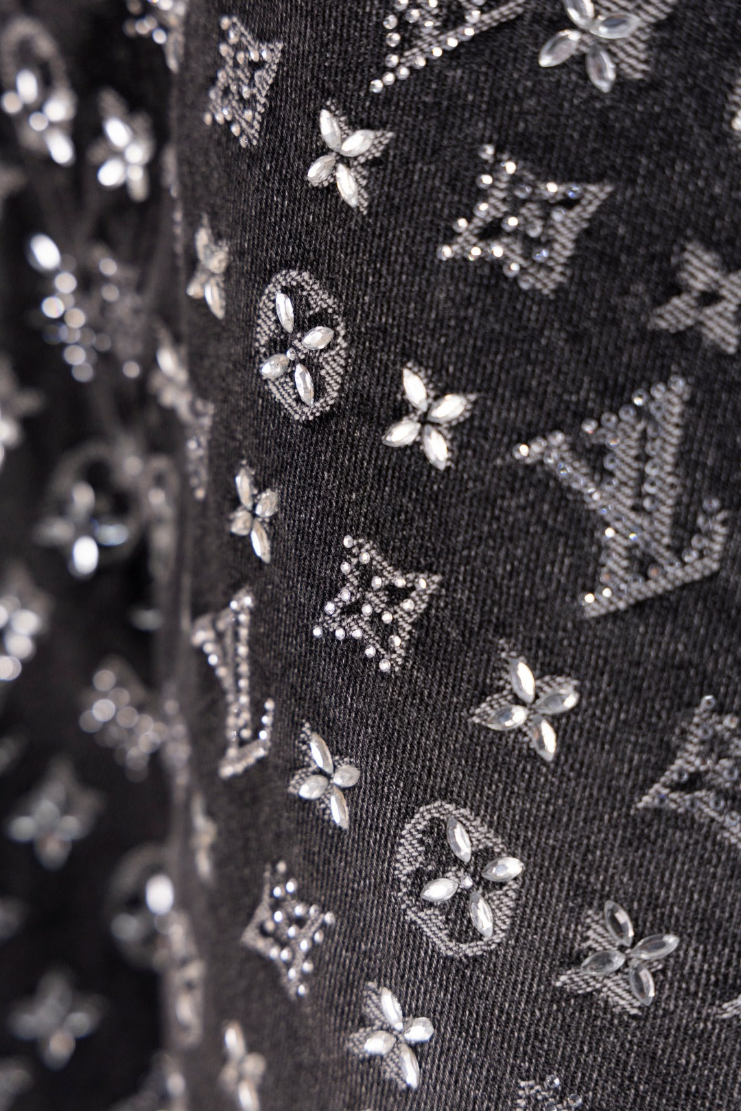 250813 New top-quality embossed diamond jeans