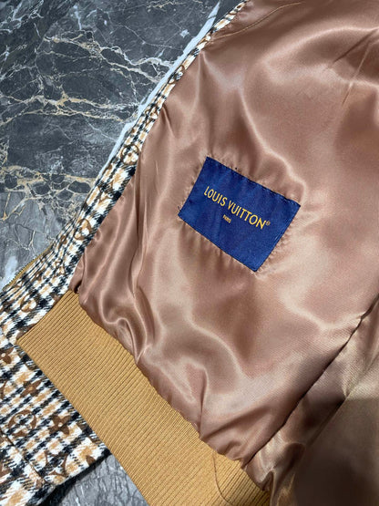 250819 A new high-quality checkered monogram jacket