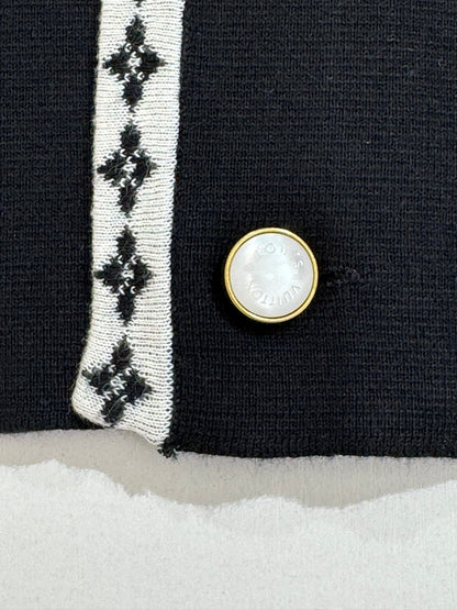 250819 A new high-quality embroidered knitted college style cardigan