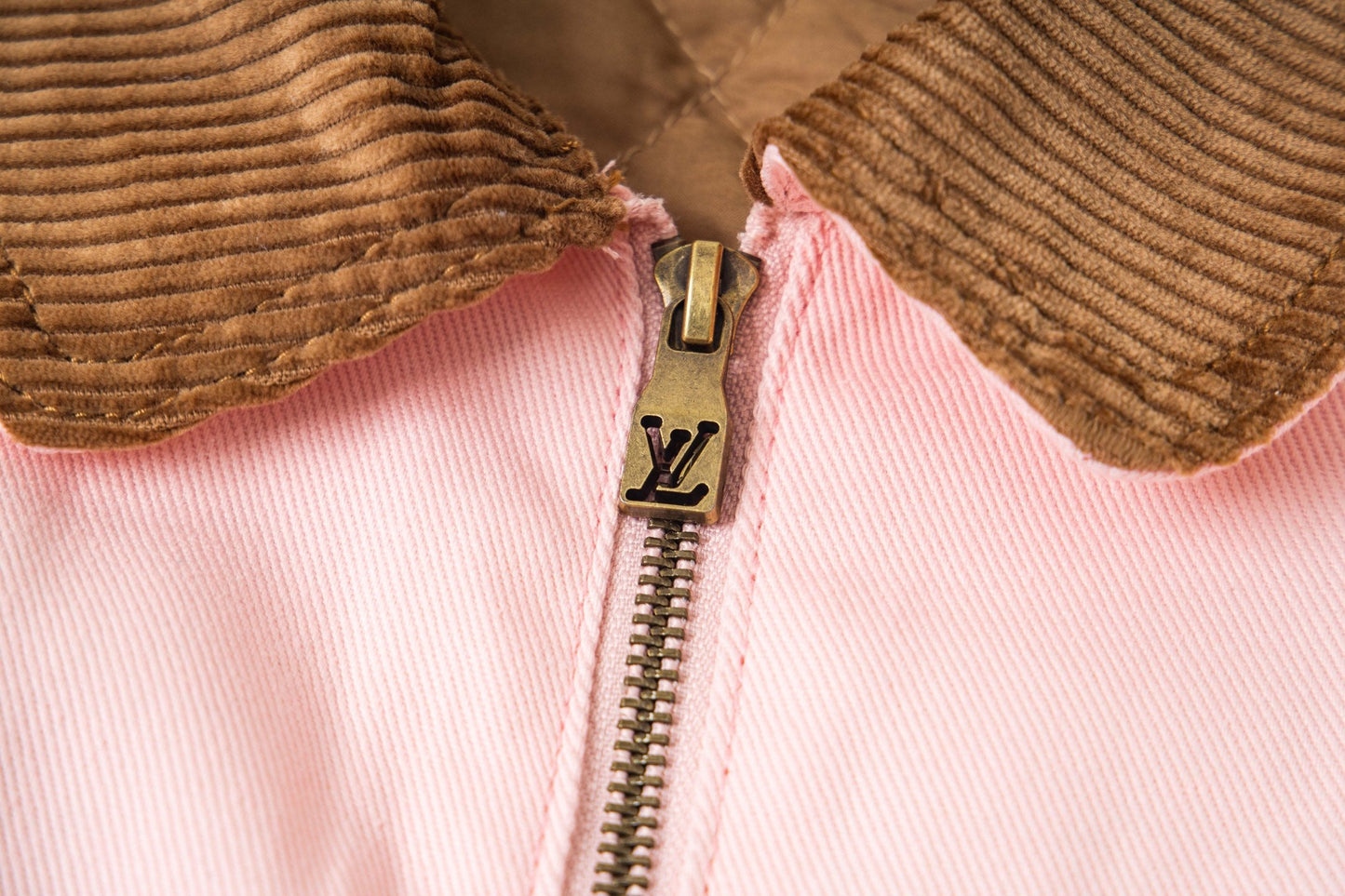 250902 A new high-quality pink jacket with a patchwork collar