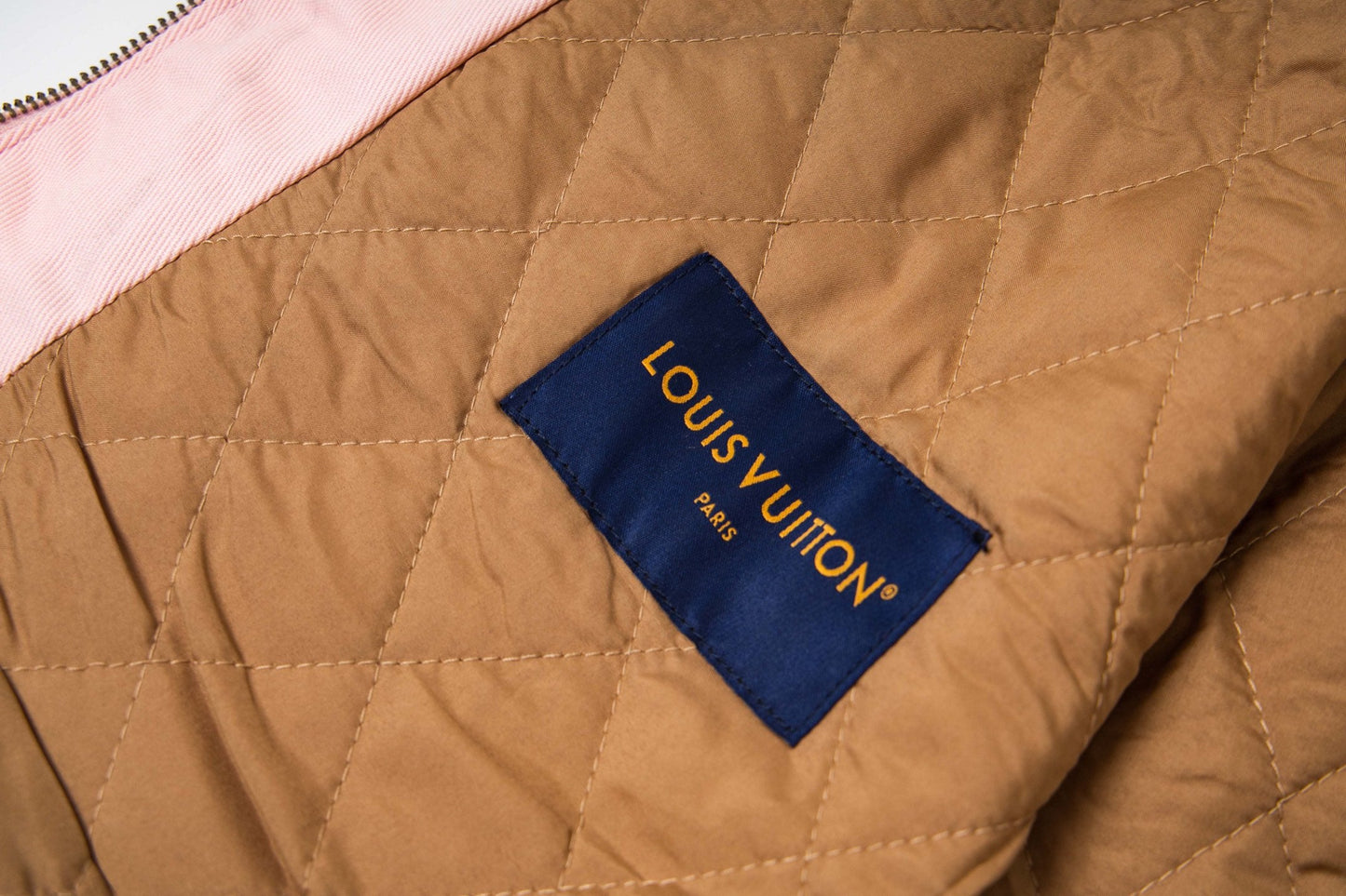 250902 A new high-quality pink jacket with a patchwork collar
