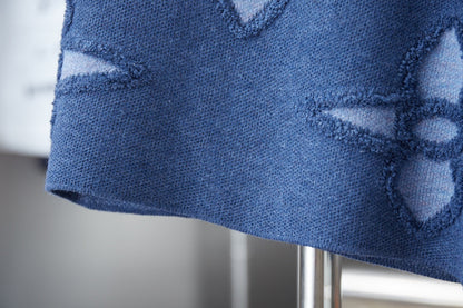 250902 New high-quality blue four-leaf clover letter sweater shorts