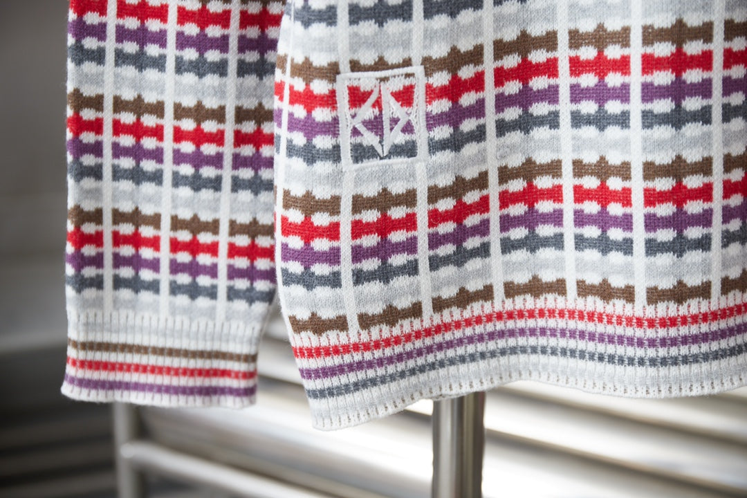 250902 New high-quality colored knitted sweater