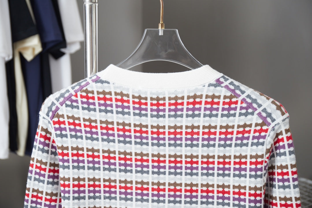 250902 New high-quality colored knitted sweater