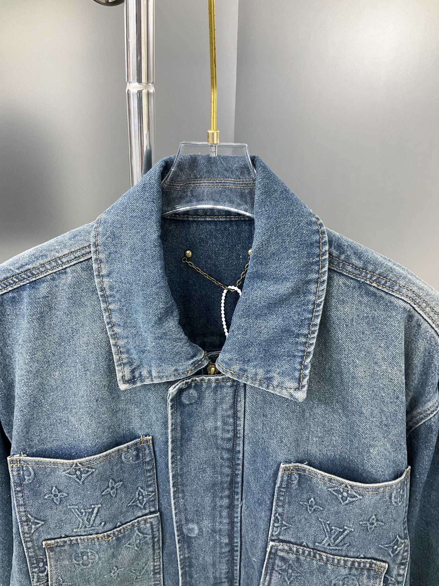 250902 New high-quality heavy-duty embossed denim workwear jacket