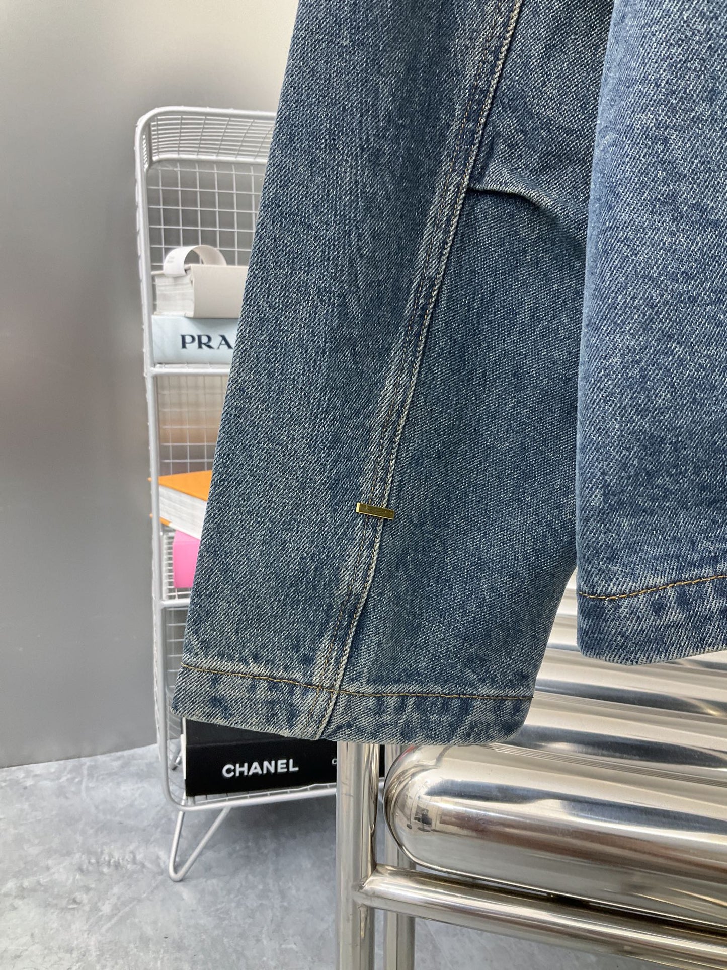 250902 New high-quality heavy-duty embossed denim workwear jacket