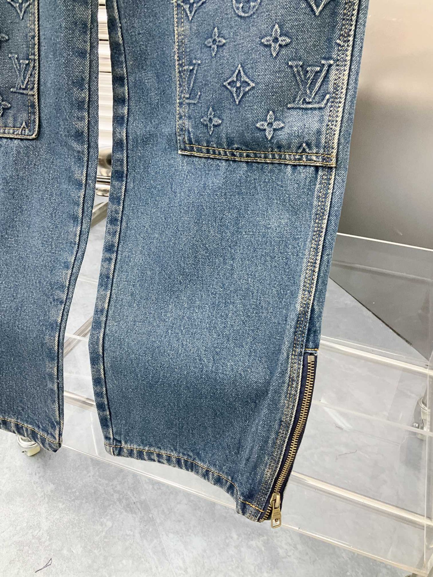 250902 New high-quality heavy-duty embossed denim cargo pants