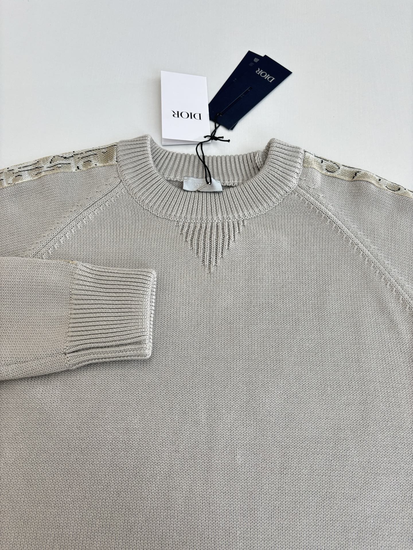 250902 New high-quality jacquard sleeve decorated knitted round-neck sweater