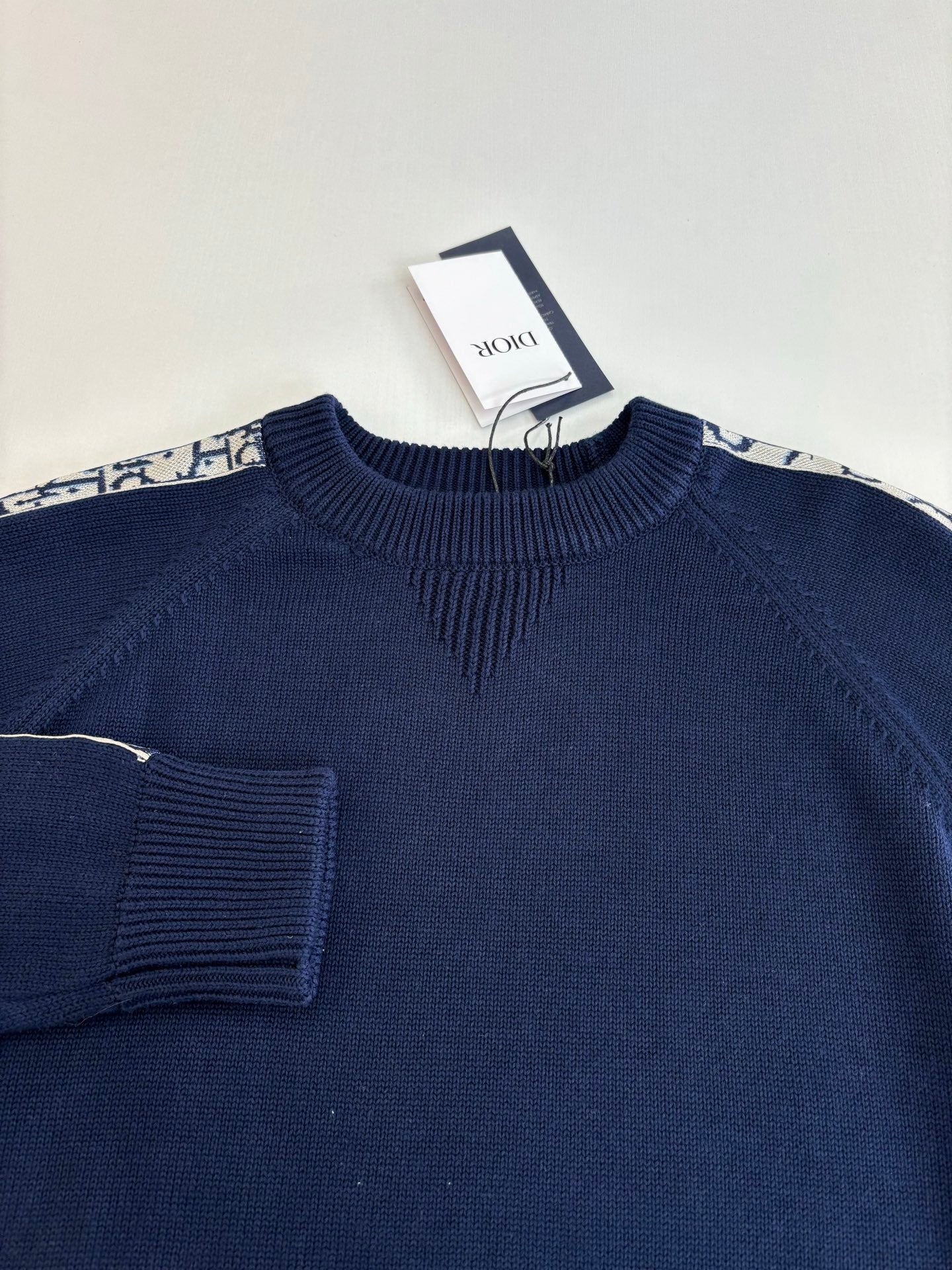 250902 New high-quality jacquard sleeve decorated knitted round-neck sweater
