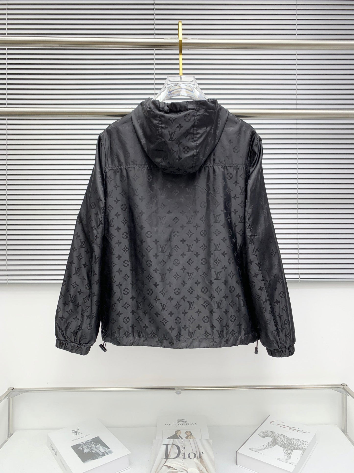 250908 A new high-quality full-body embossed best-selling trench coat