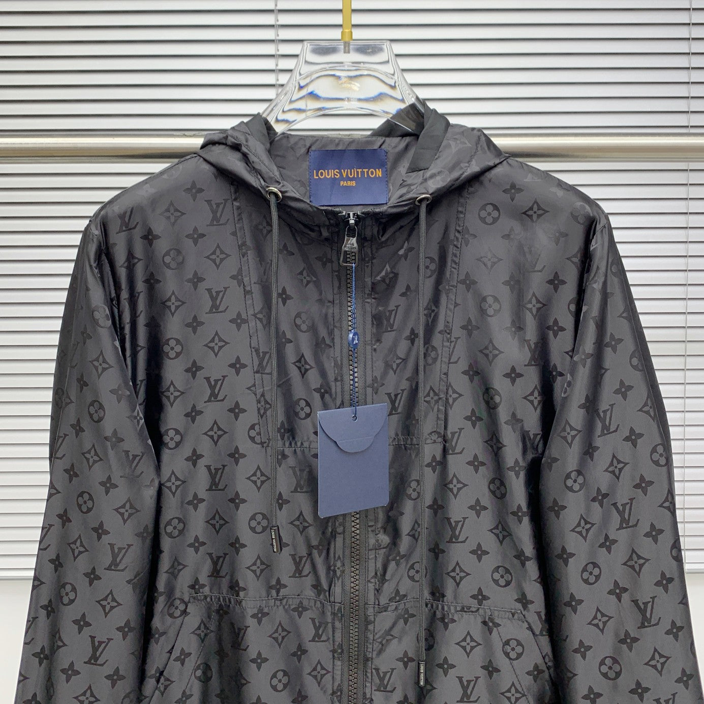 250908 A new high-quality full-body embossed best-selling trench coat