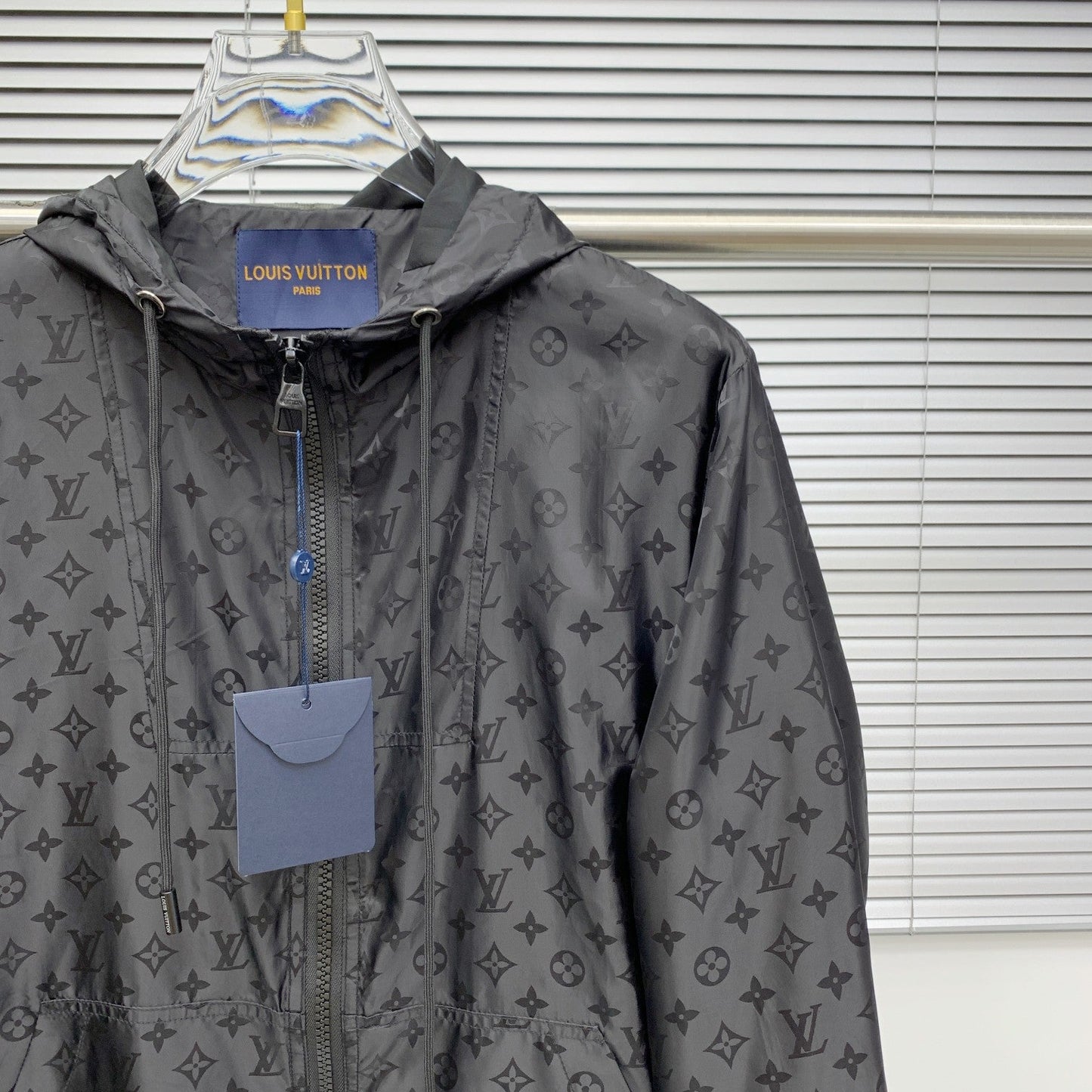 250908 A new high-quality full-body embossed best-selling trench coat