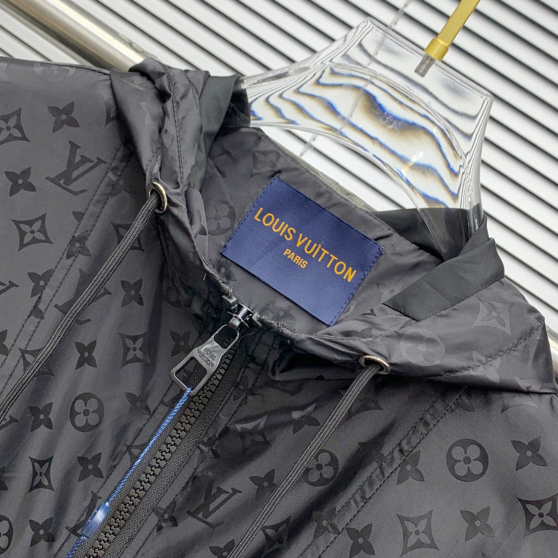 250908 A new high-quality full-body embossed best-selling trench coat